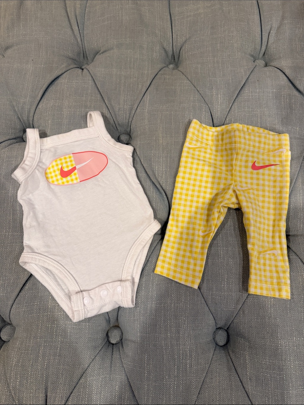 Nike Baby Girls Yellow Gingham Leggings and White Logo Bodysuit